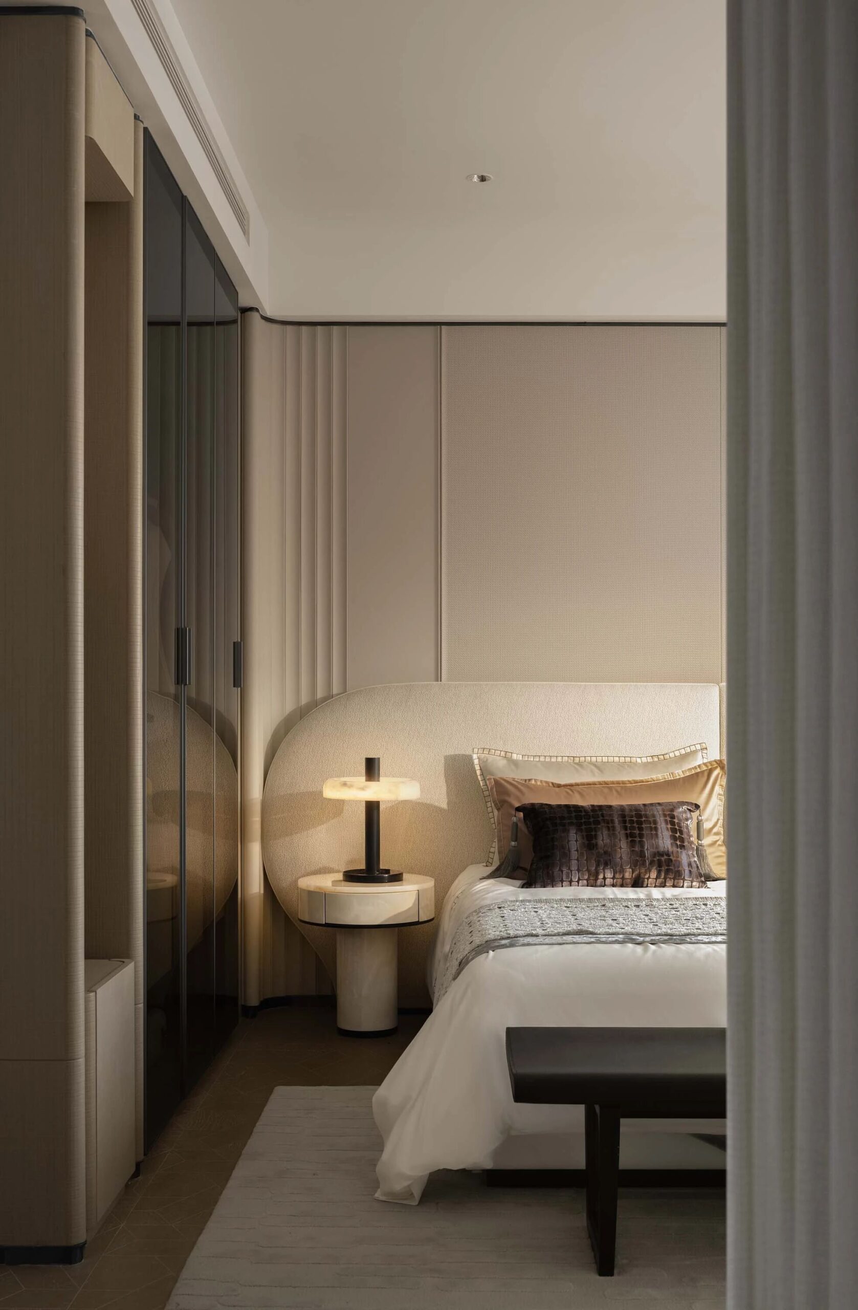 图片[60]-全球设计案例智能库_OJBKAI.COM【CCD】5398.63㎡ | 成都华润售楼处+样板间 隐逸繁华，寻光而至！| 69P-全球设计案例智能库_OJBKAI.COM设计智库