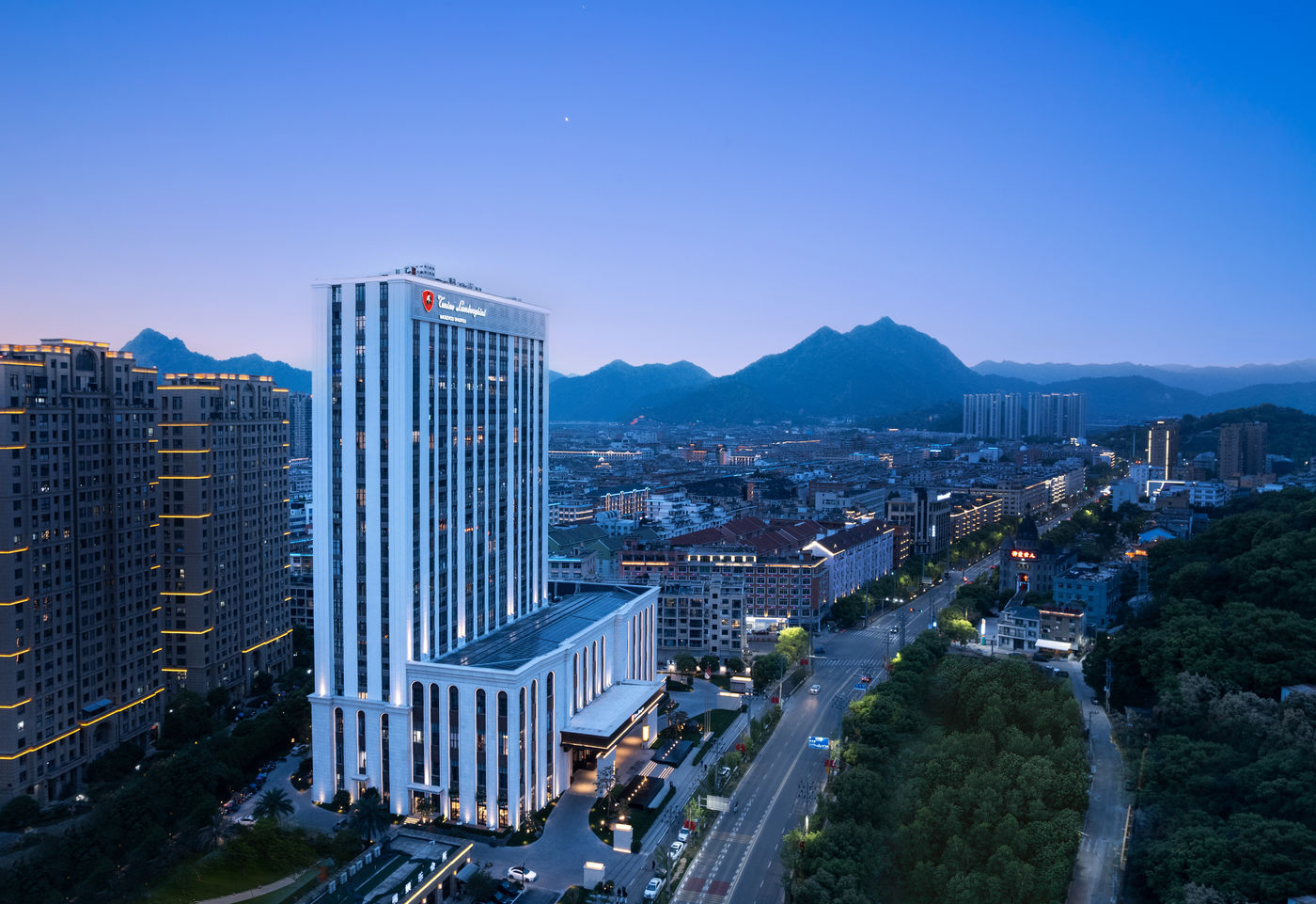 f32ea3e912d3a44a0ba1c44a4a932327