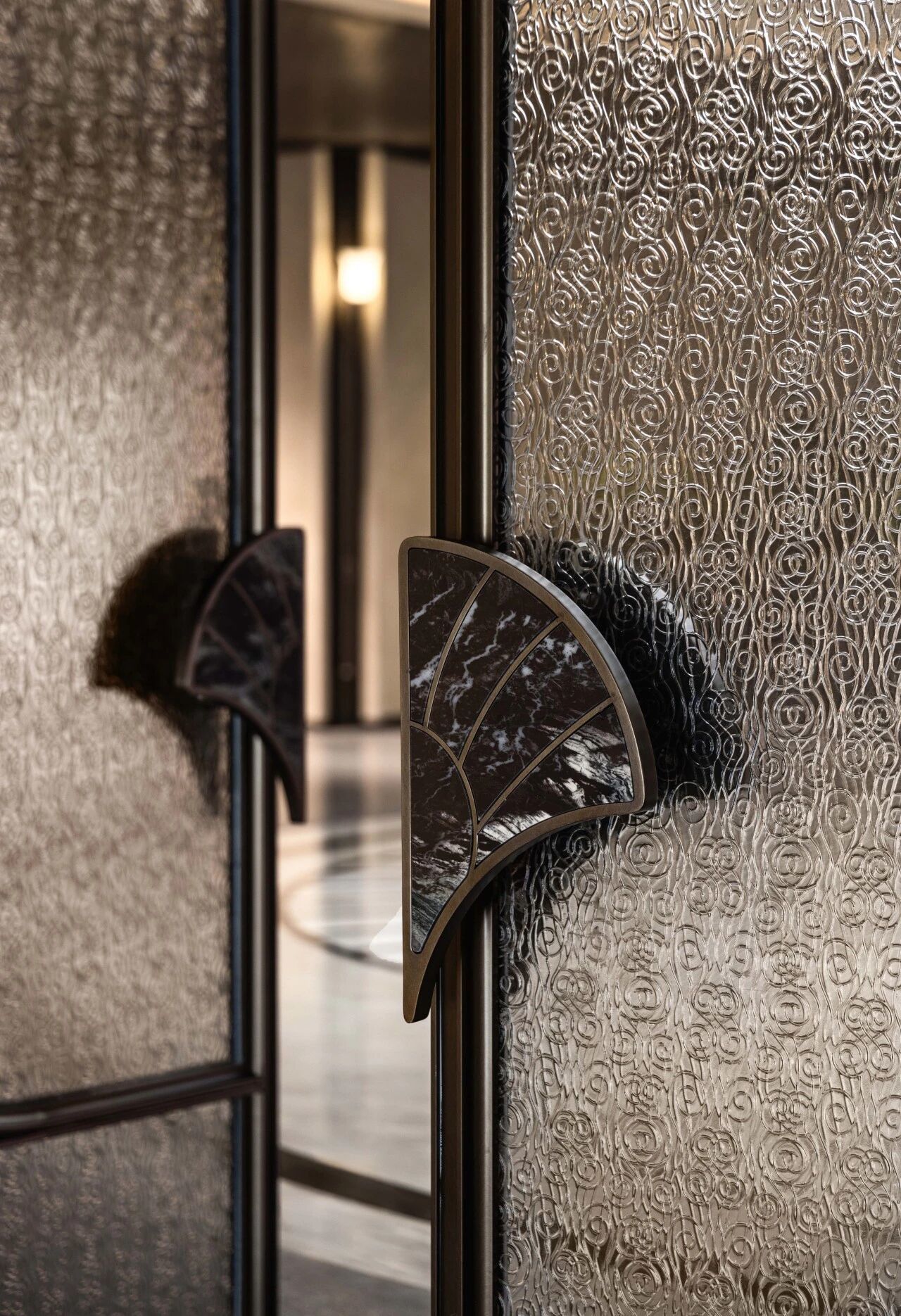 f5257541a0b7f6518d3d993f5eddcbba