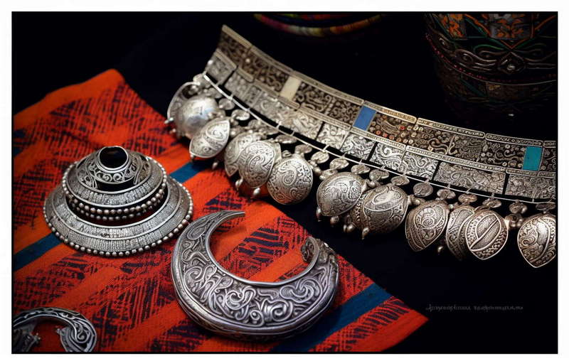 纳西族首饰Midjourney灵感图库-_设计智库－全球设计案例智能库_OJBKAI.COM-全球设计案例智能库_OJBKAI.COM设计智库