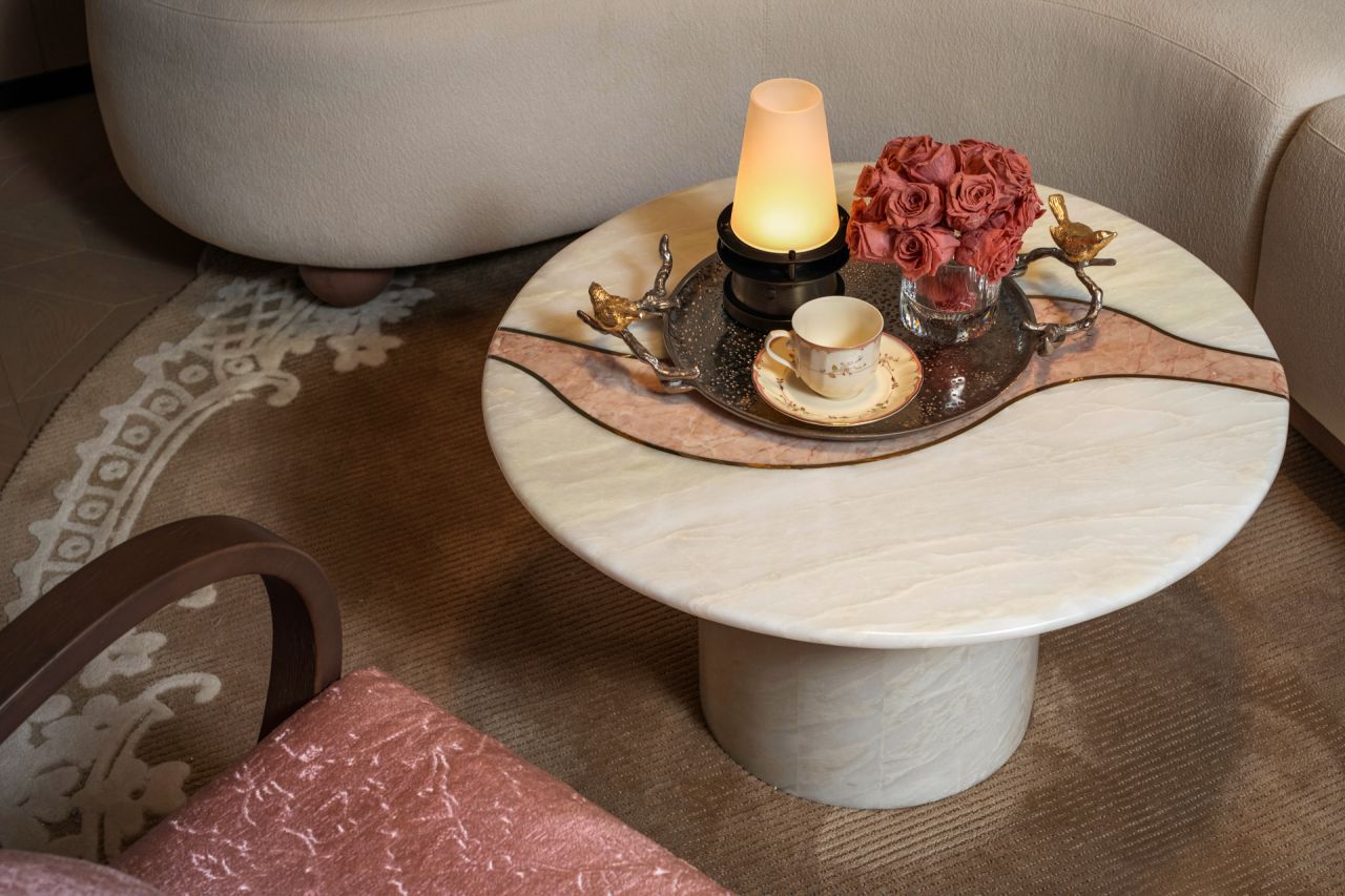 84000a2c31c42c3daef08905ce6caddb-1